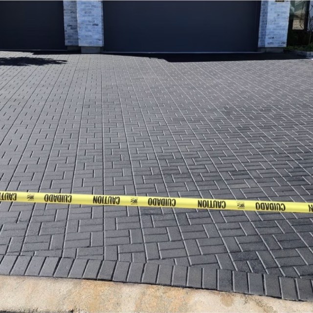 After Paver driveway sealing